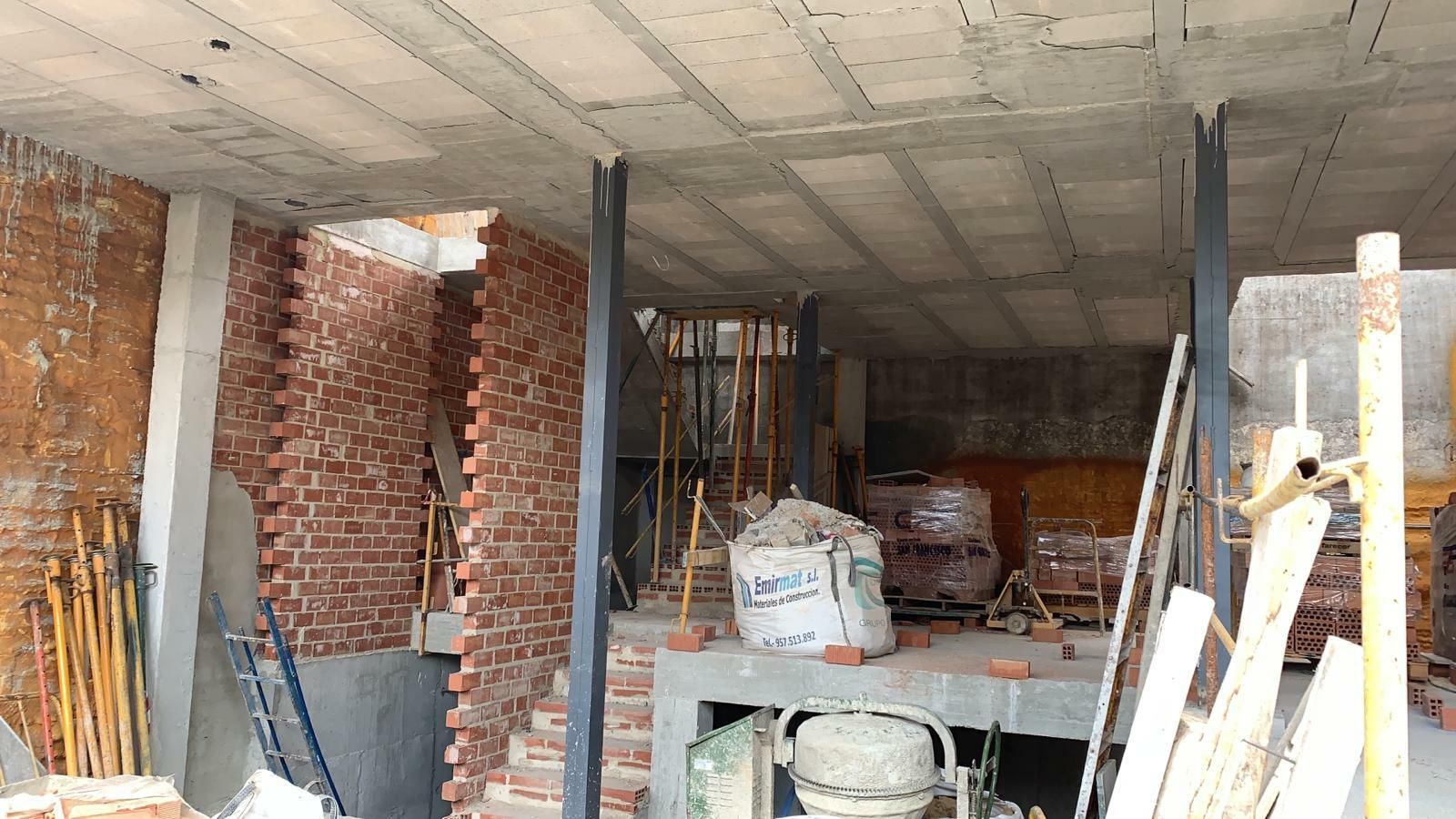 La obra por la que los ladrones acceden a las casas vecinas.