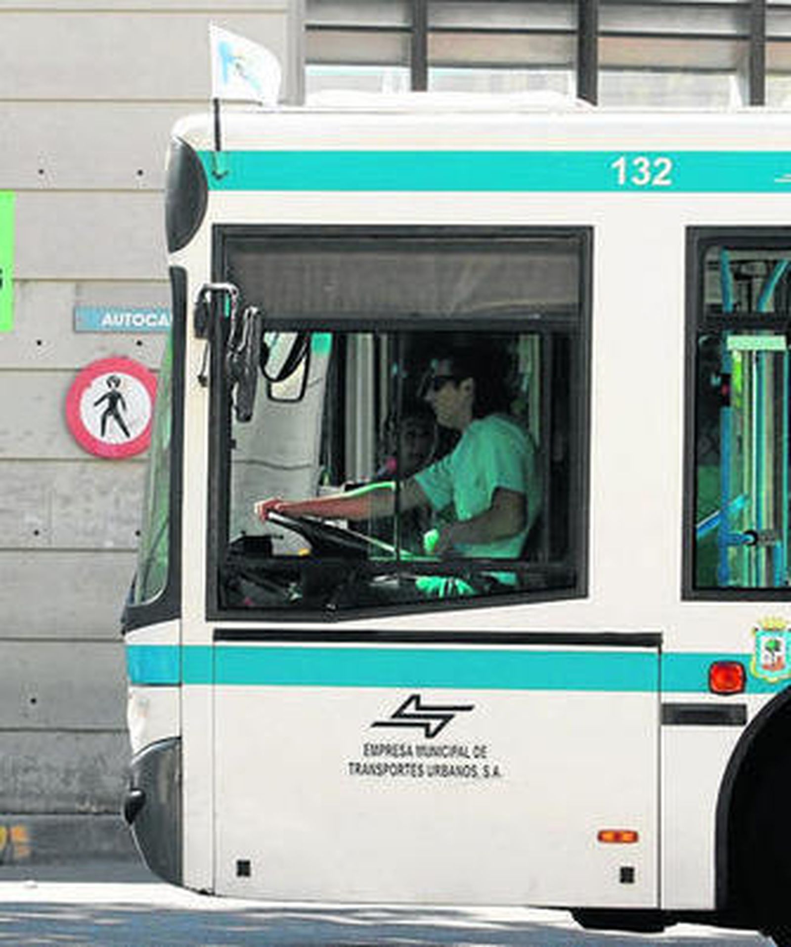Servicio de Emtusa en la zona de Zafra.
