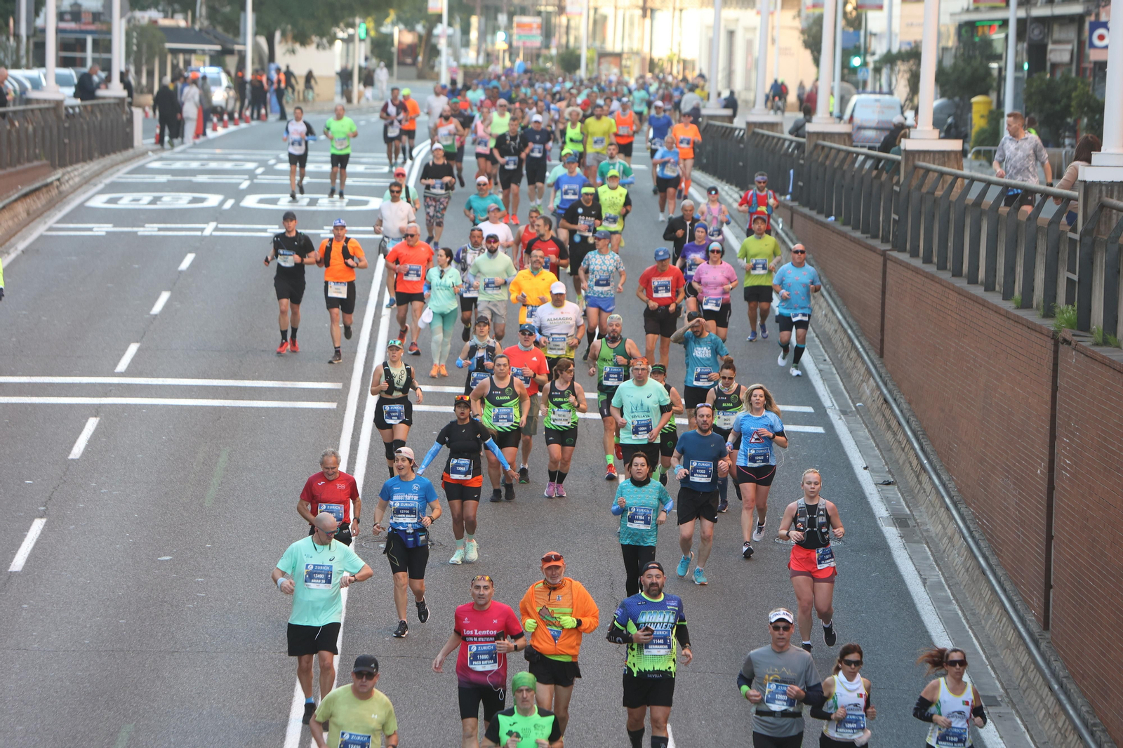 Búscate en la Zurich maratón de Sevilla