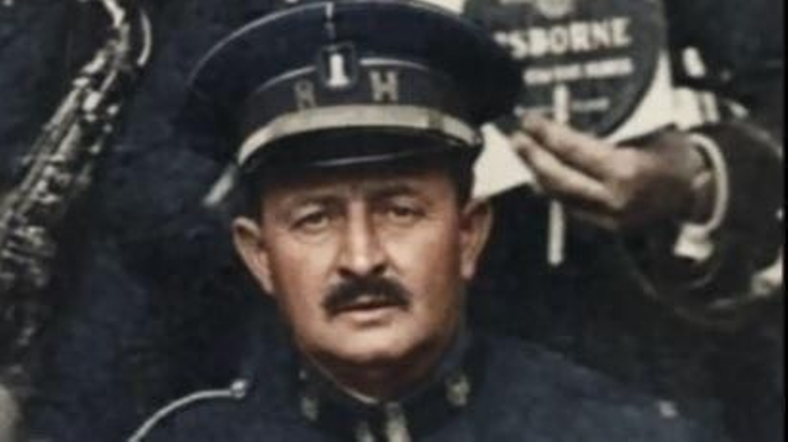 Rocafull con la banda, en una imagen tomada hacia el año 1932.