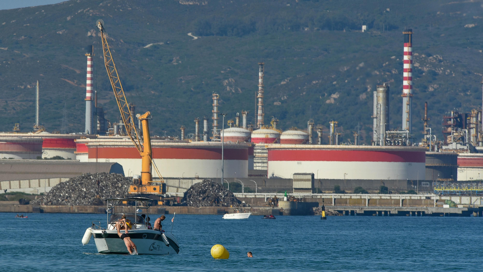 Fotos de la tarde en la playa del El Rinconcillo en plena ola de calor