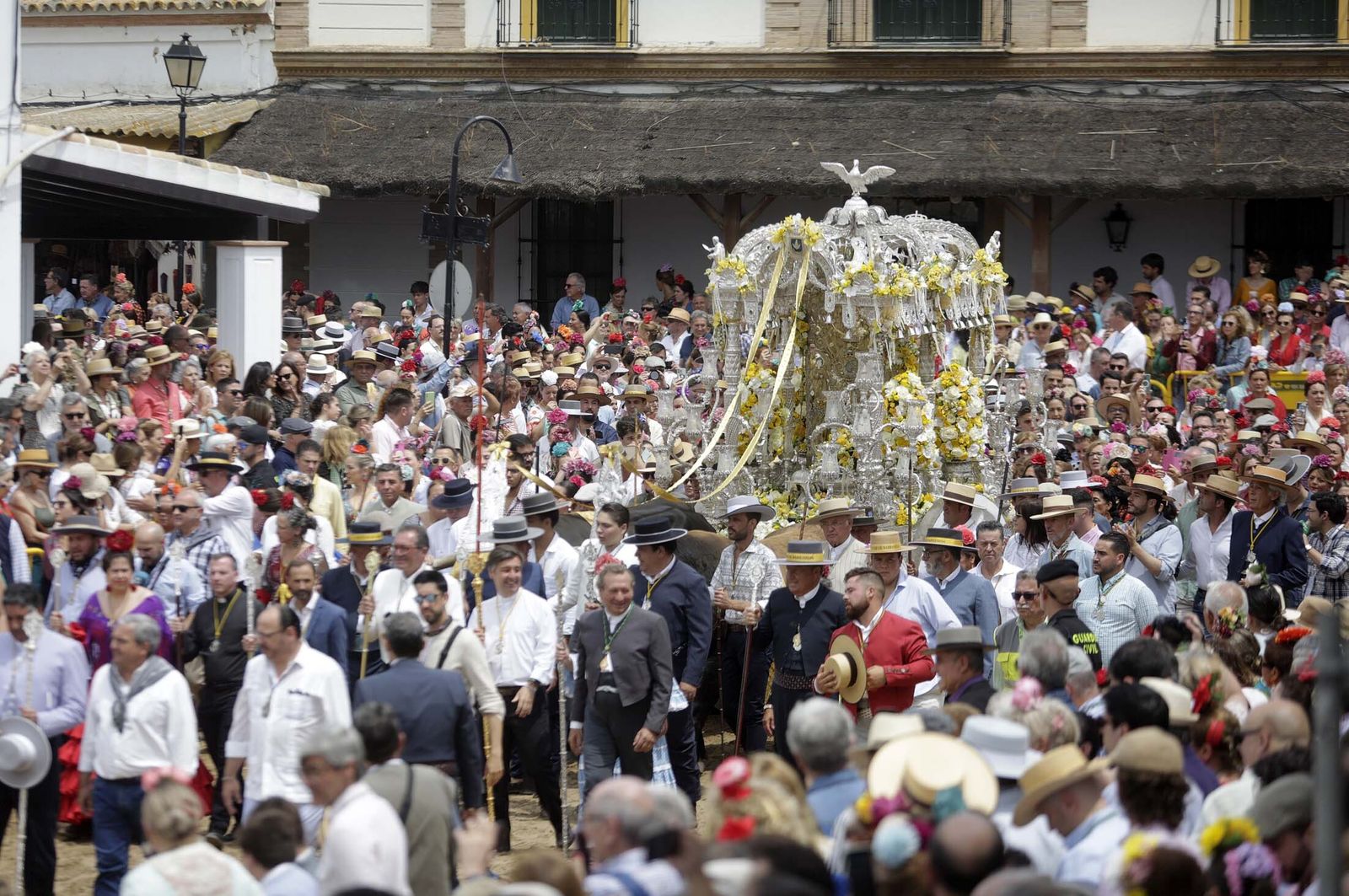 El Rocío 2023: Imágenes de ambiente y presentaciones de las Hermandades