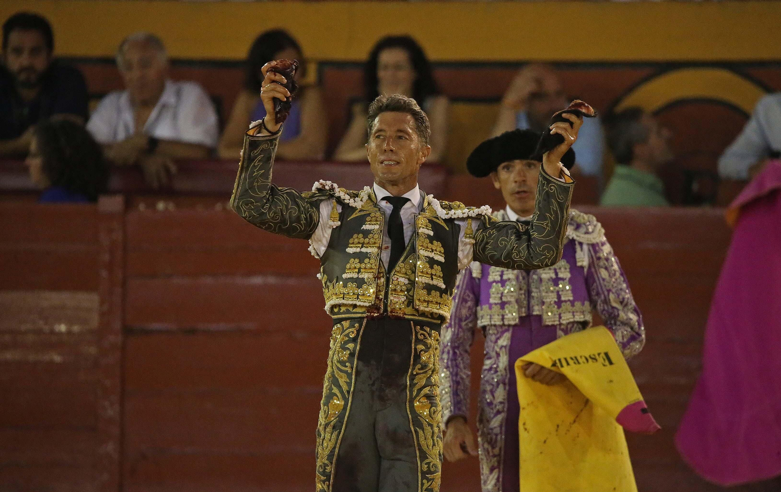 Fotos de la corrida del sábado de la Feria Taurina de Algeciras 2023: Antonio Ferrera, Manuel Escribano y Miguel Ángel Pacheco