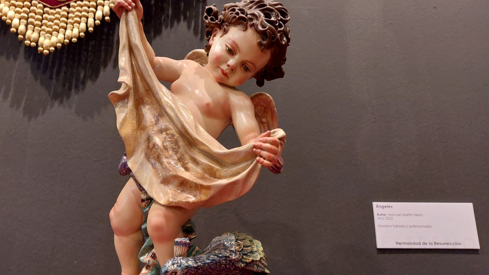 La exposición de estrenos de la Semana Santa, en imágenes