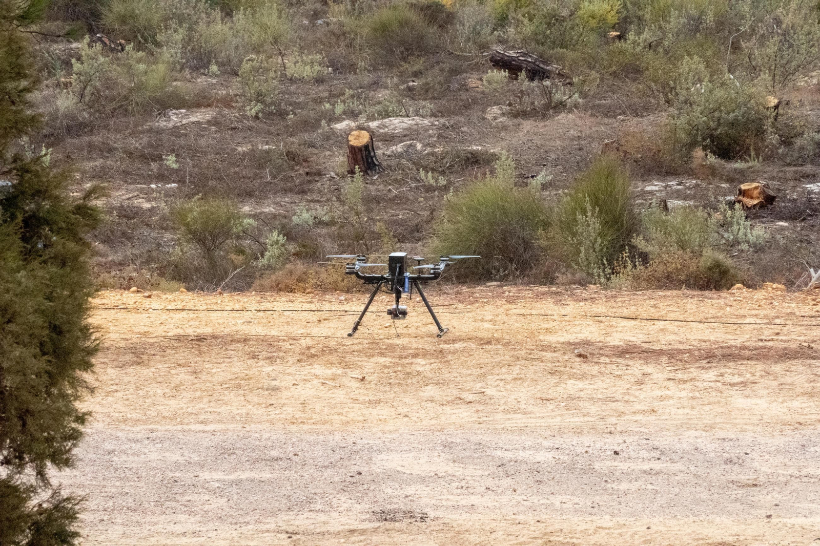 Las espectaculares imágenes del `Atlas 25´, ensayo militar contra drones en Huelva