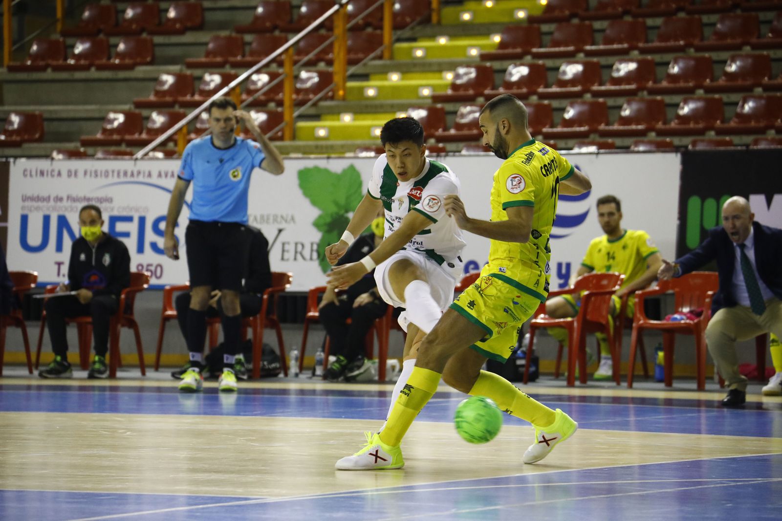 La derrota del Córdoba Futsal ante el Jaén Paraíso Interior, en imágenes
