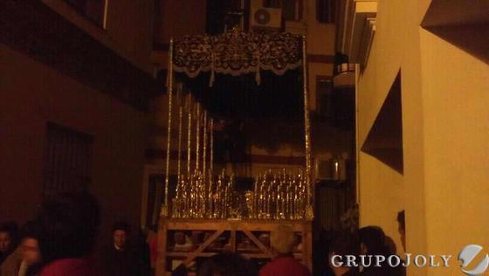 El palio en la Calle Lira, en imágenes