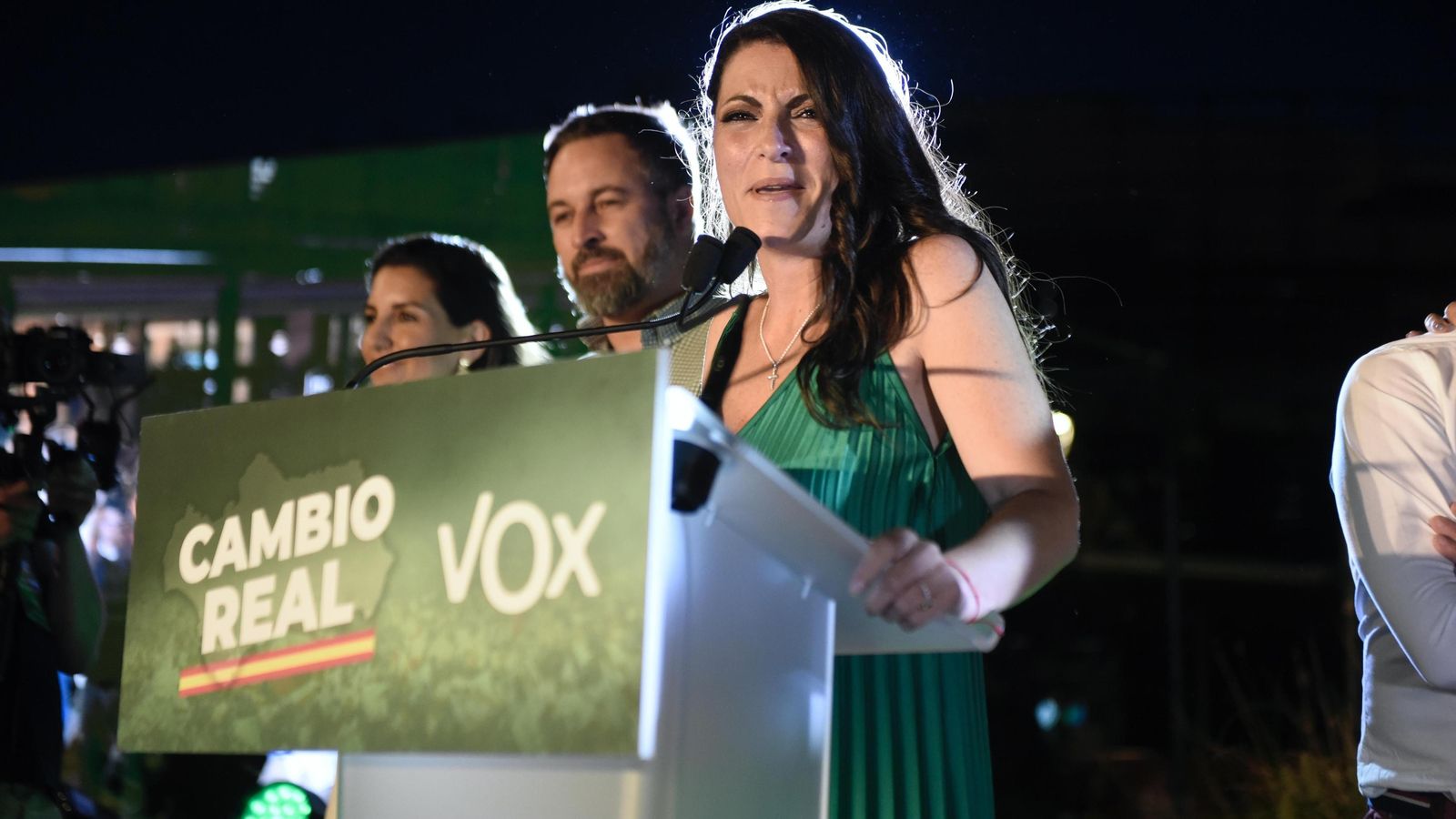 Olona durante su comparecencia en Sevilla para analizar los resultados electorales.