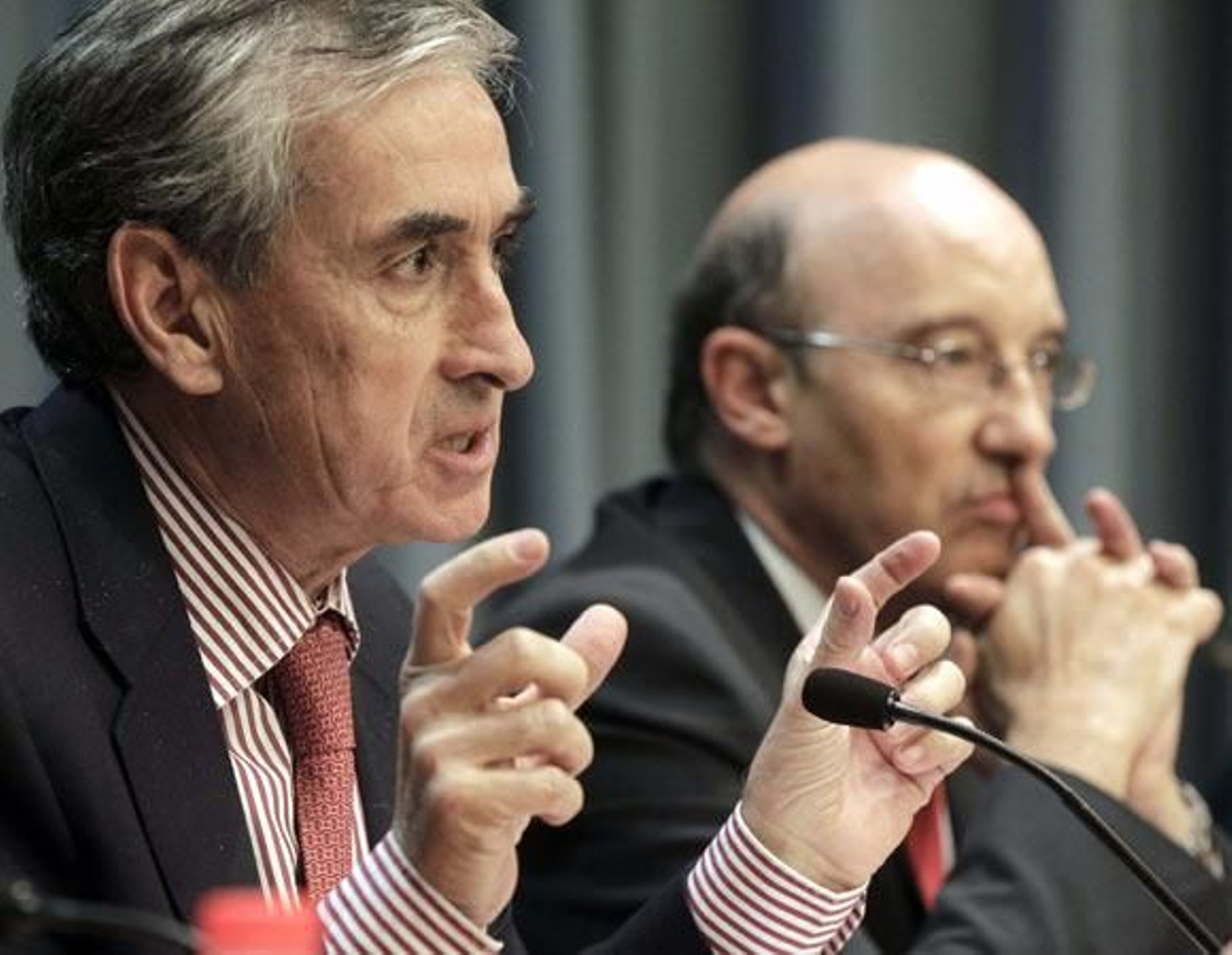 El PSOE propone que la ley de partidos obligue a todos a celebrar primarias