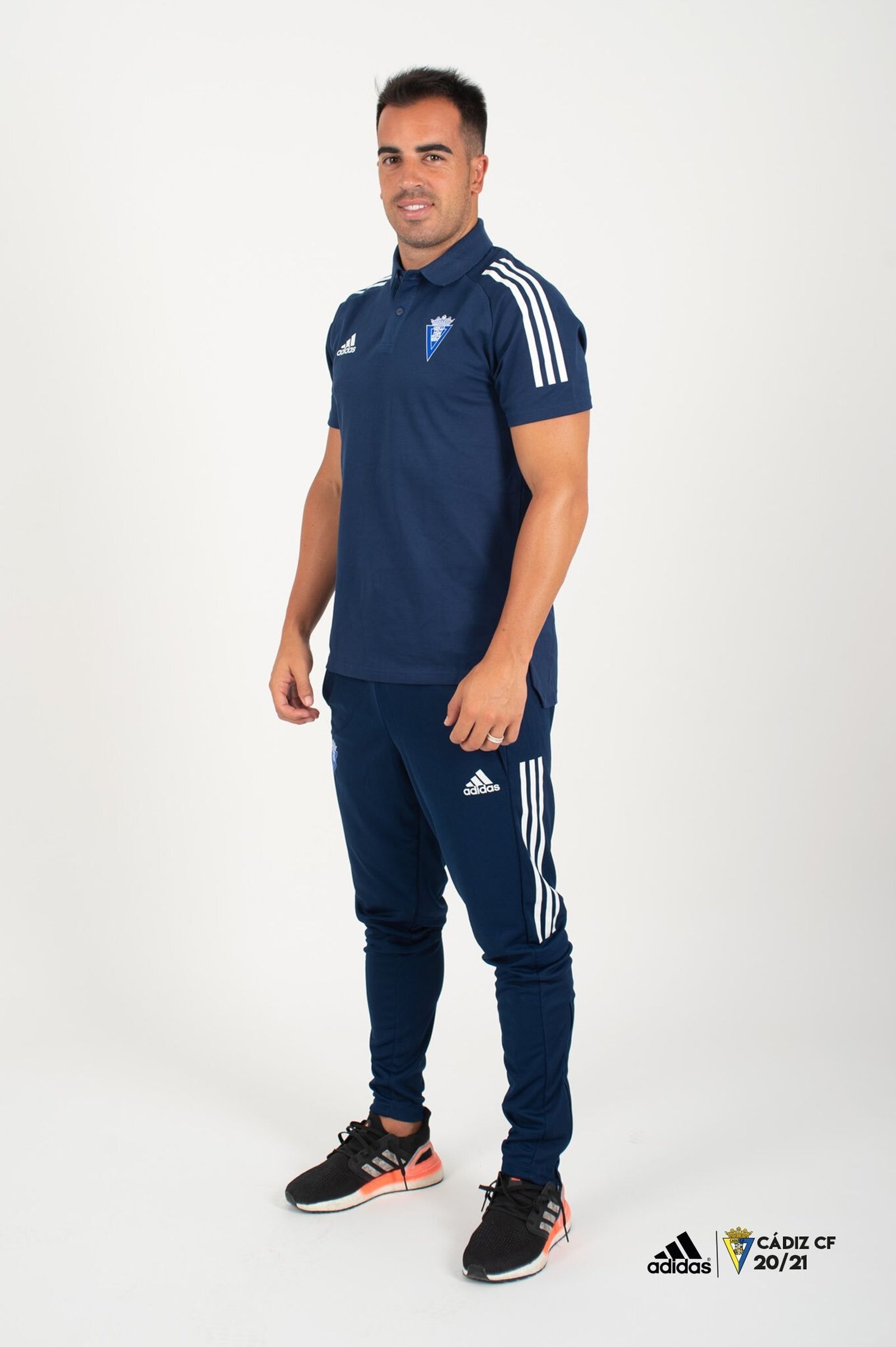 Líneas de entrenamiento y paseo para técnicos y jugadores.