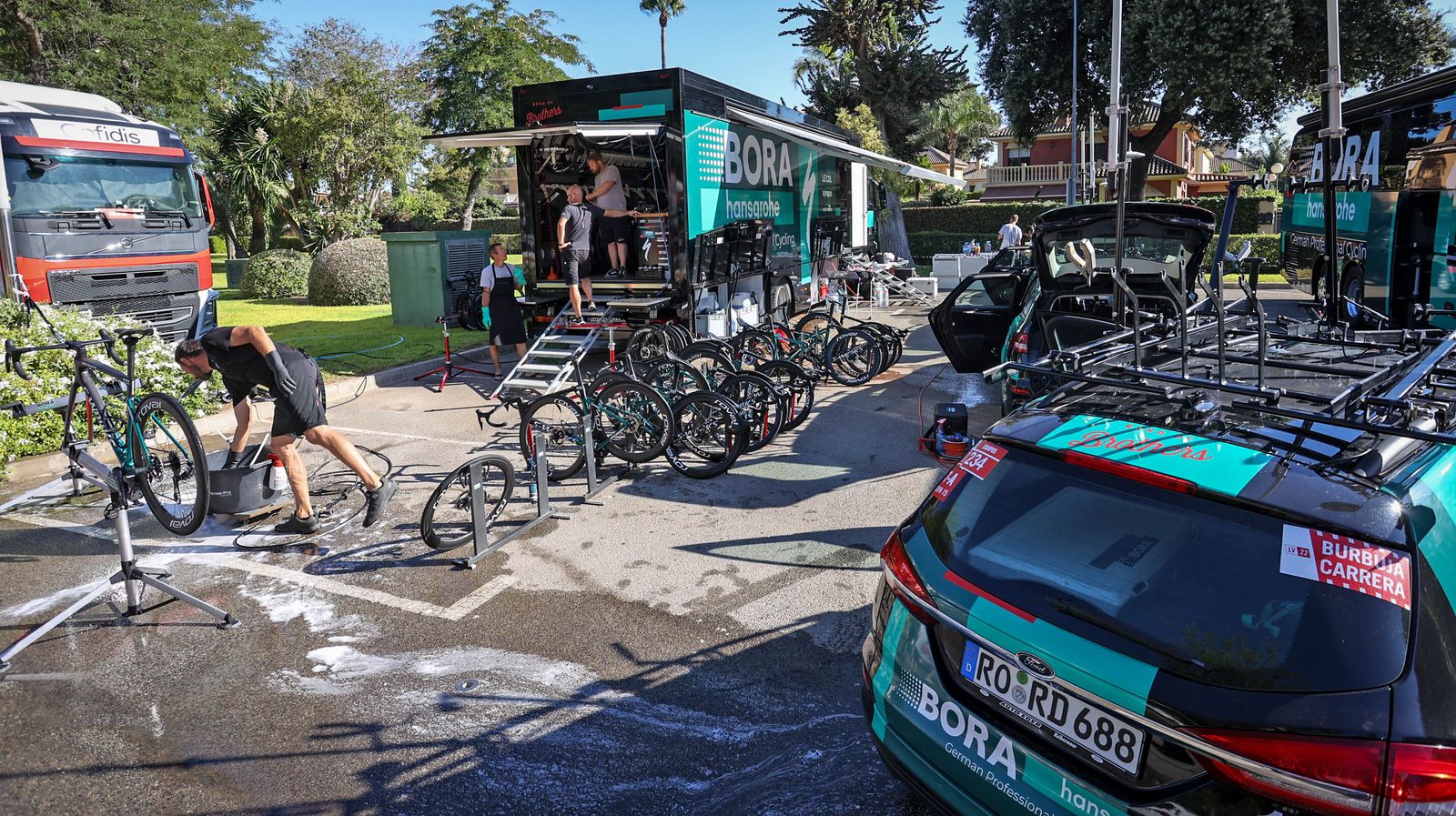 La Vuelta Ciclista a España llena los hoteles de Jerez