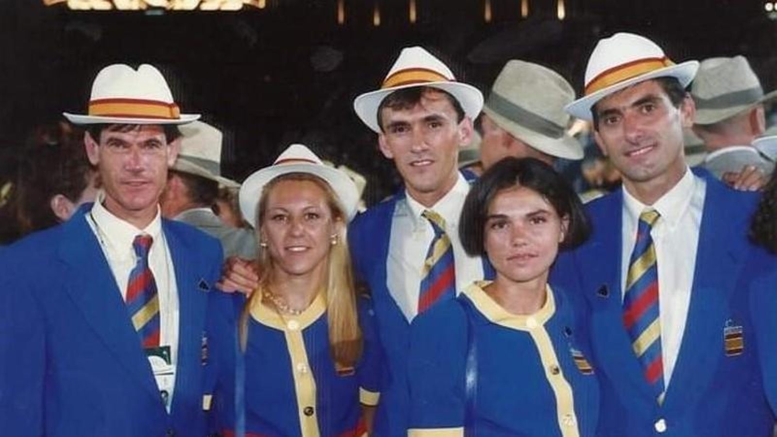 Pancorbo, en el desfile inaugural de Atlanta, junto a Abel Antón, Anacleto Jiménez, Marisa Martínez y Mónica Pont.