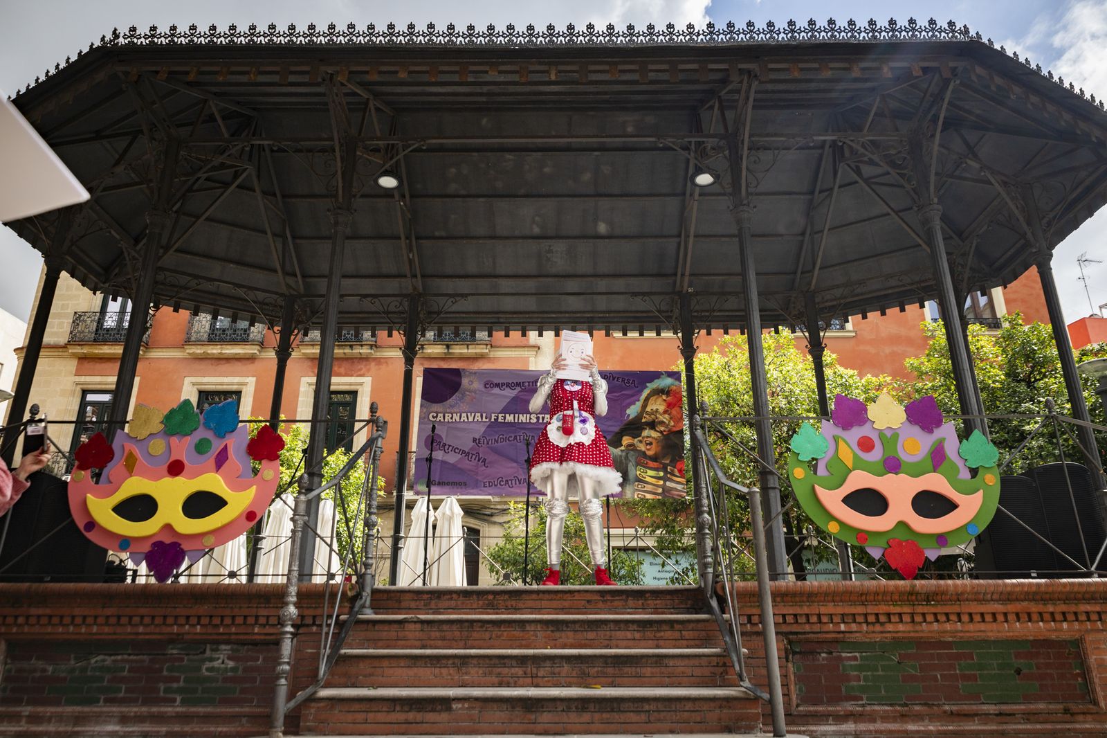 8M en Jerez: Carnaval Feminista en la Plaza del Banco