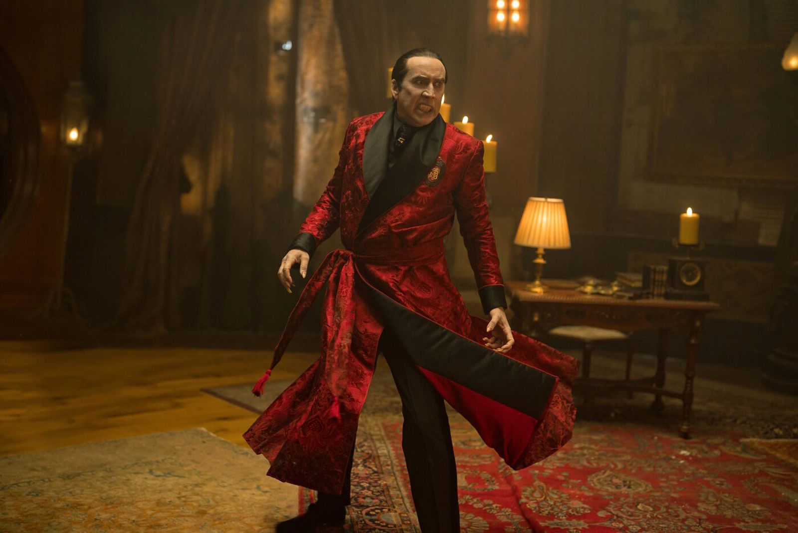 Nicolas Cage se desmadra en el papel de Drácula.