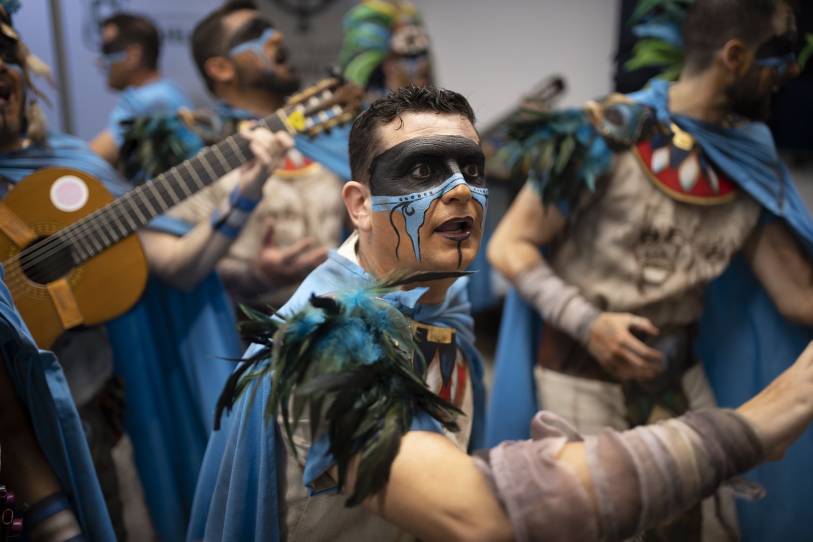 Imágenes de la actuación de la comparsa de Bollullos "El sacrificio" en el Carnaval Colombino