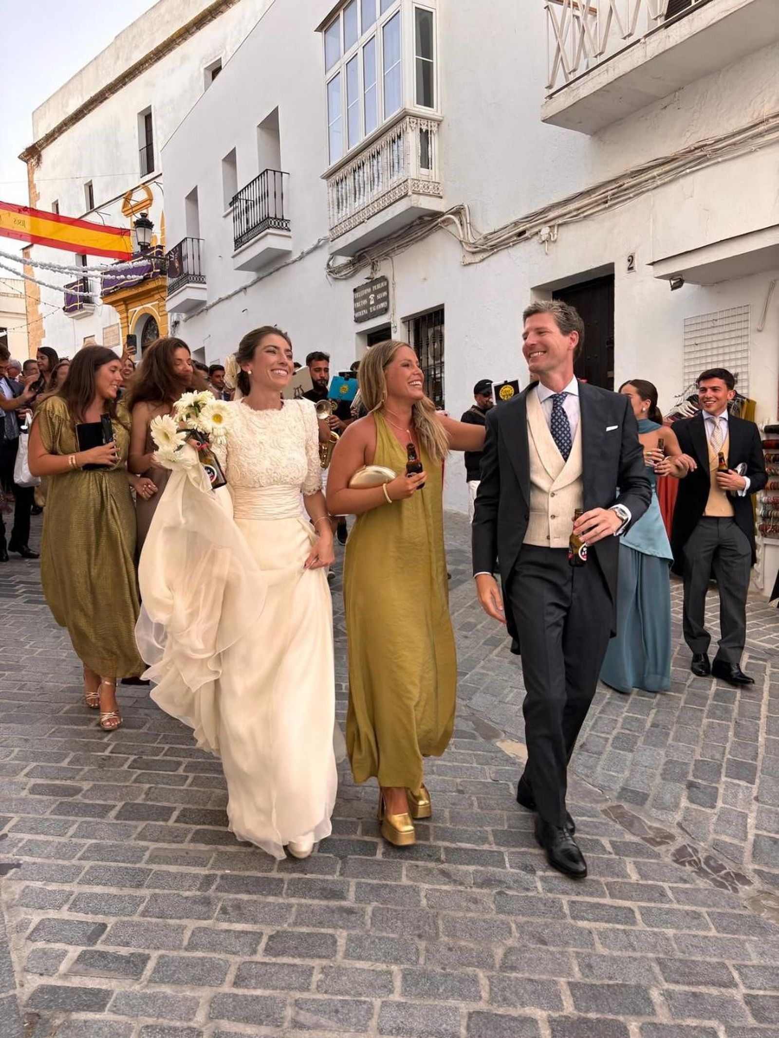 El matrimonio Plaza González, con María Jiménez Murillo.