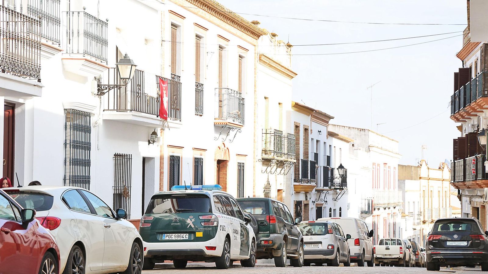 Dispositivo de la Guardia Civil contra una organización de narcotraficantes en la calle San Antonio Abad de Trigueros.