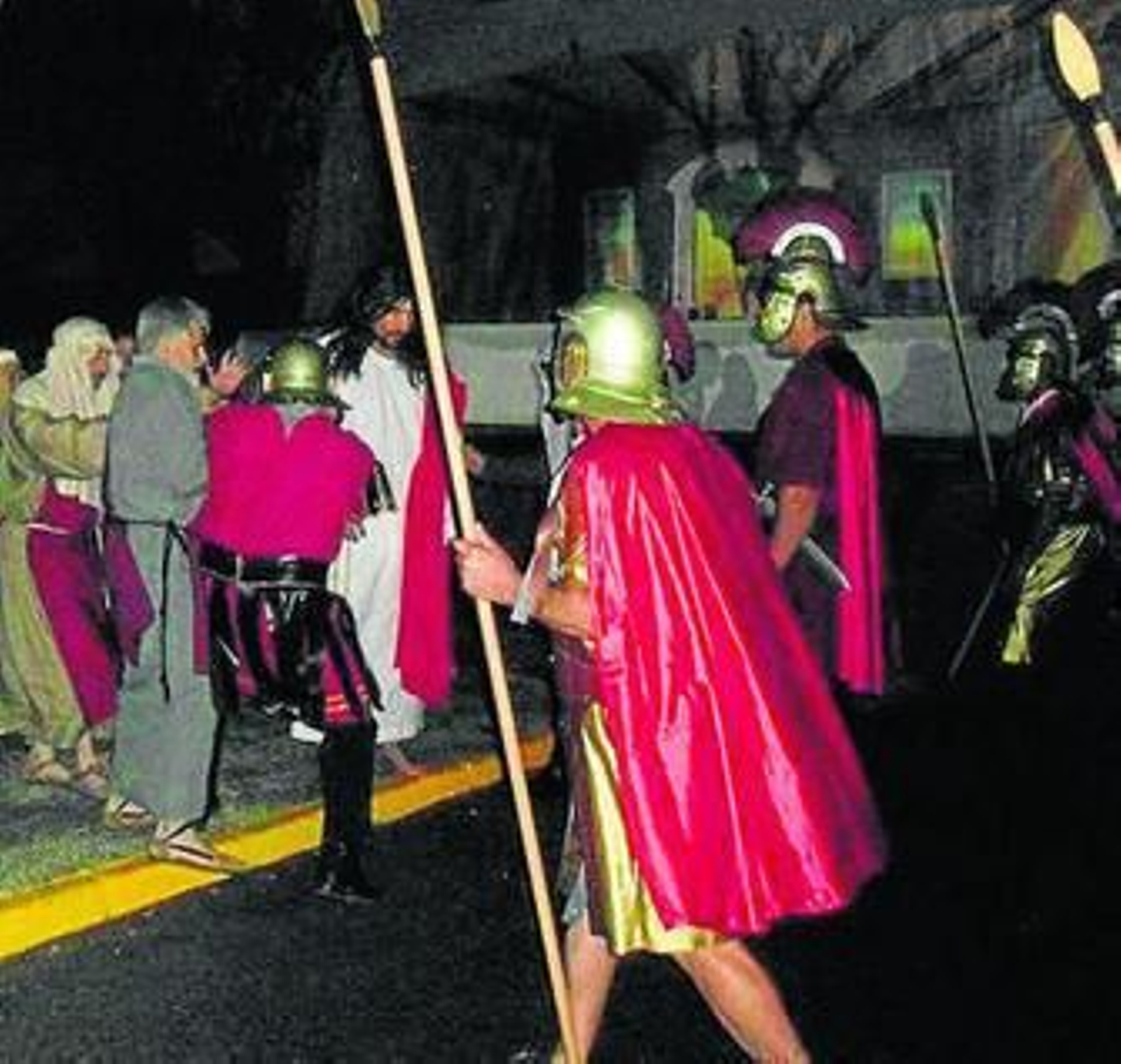 Pasión, fe y fervor se dan la mano en la representación de la Pasión de Cristo