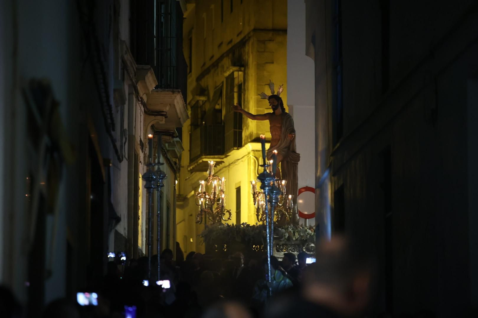 Traslado de la Hermandad del Resucitado a San Dionisio