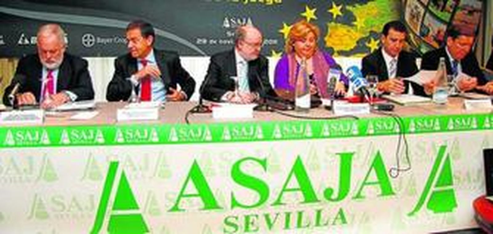 De izda a dcha, Miguel Arias Cañete, Josep Puxeu, César Lumbreras (moderador), Clara Aguilera, Gabriel Company y Gabriel Mato.