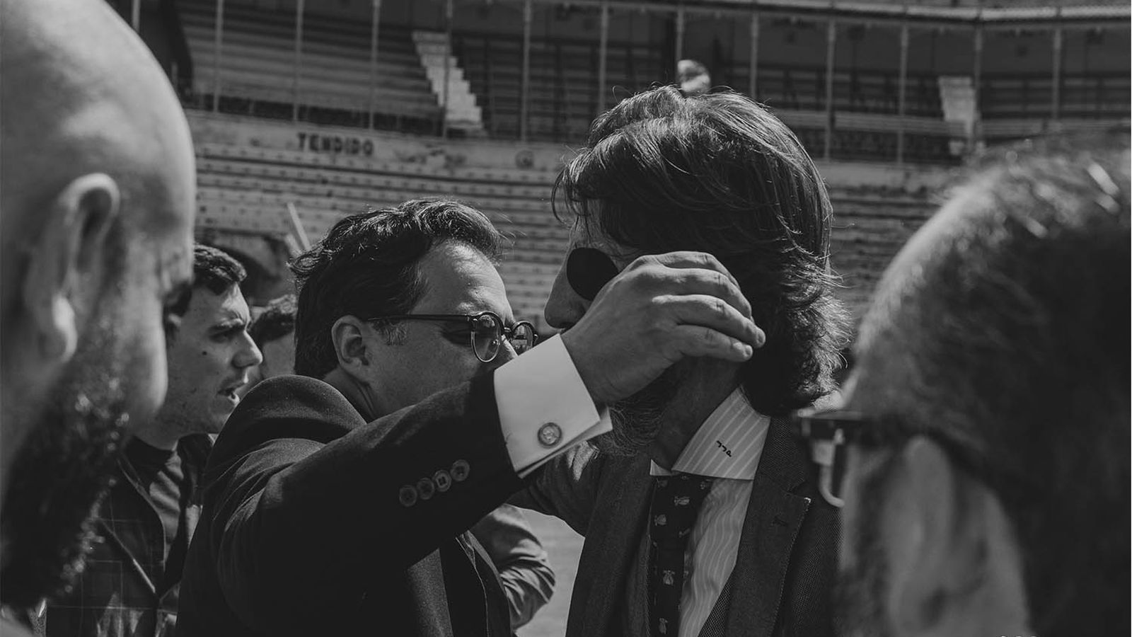 Homenaje a Juan José Padilla de los cargadores de la Hermandad de Fátima