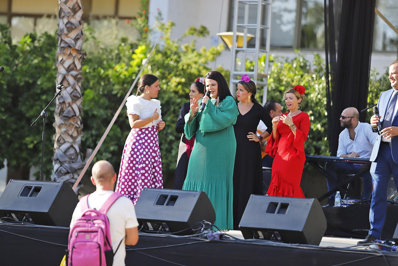 Imágenes de la Feria de las Sevillanas en los jardines del muelle