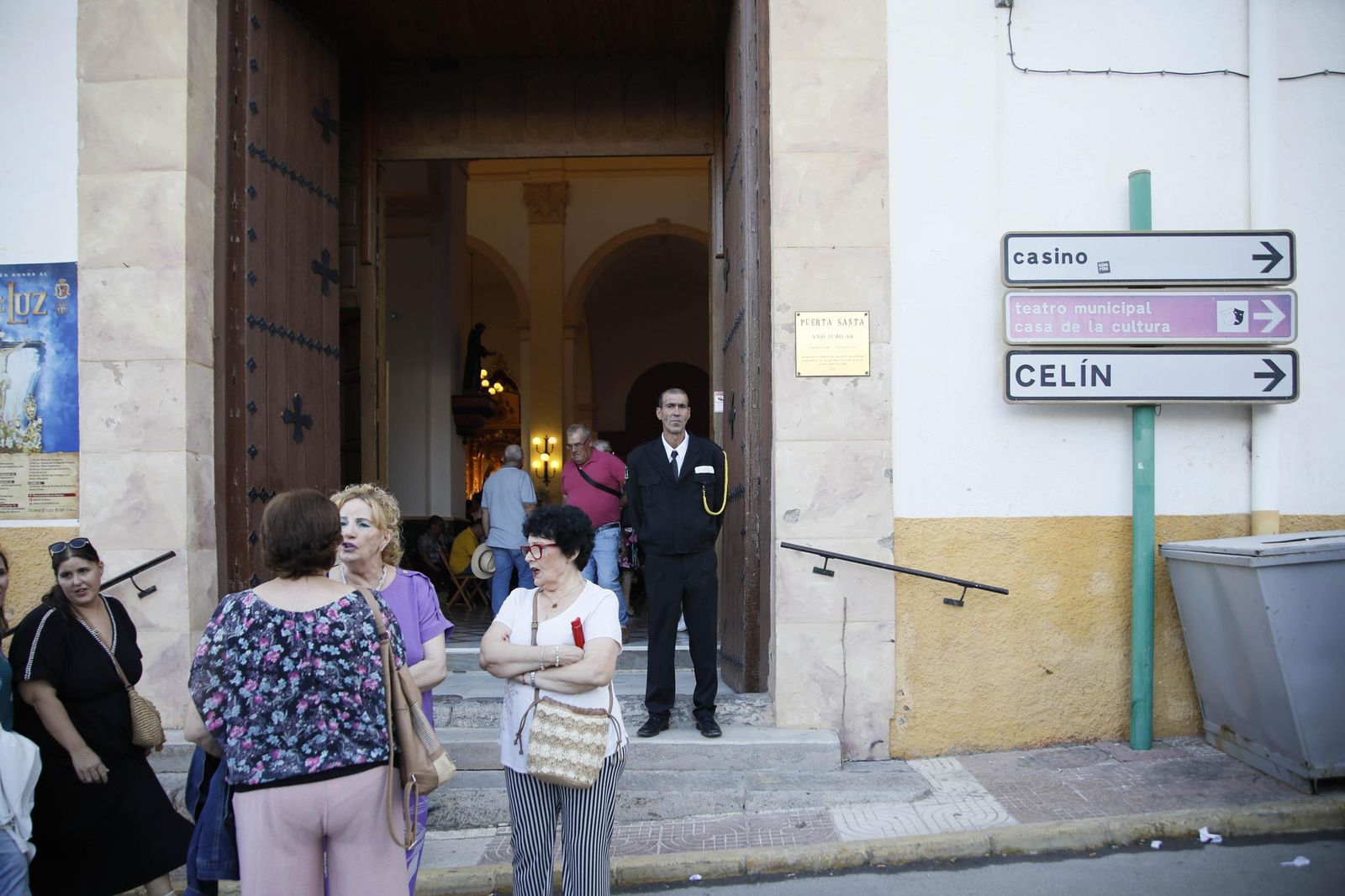 Las imágenes de la misa vespertina y procesión del Cristo de la Luz de Dalías