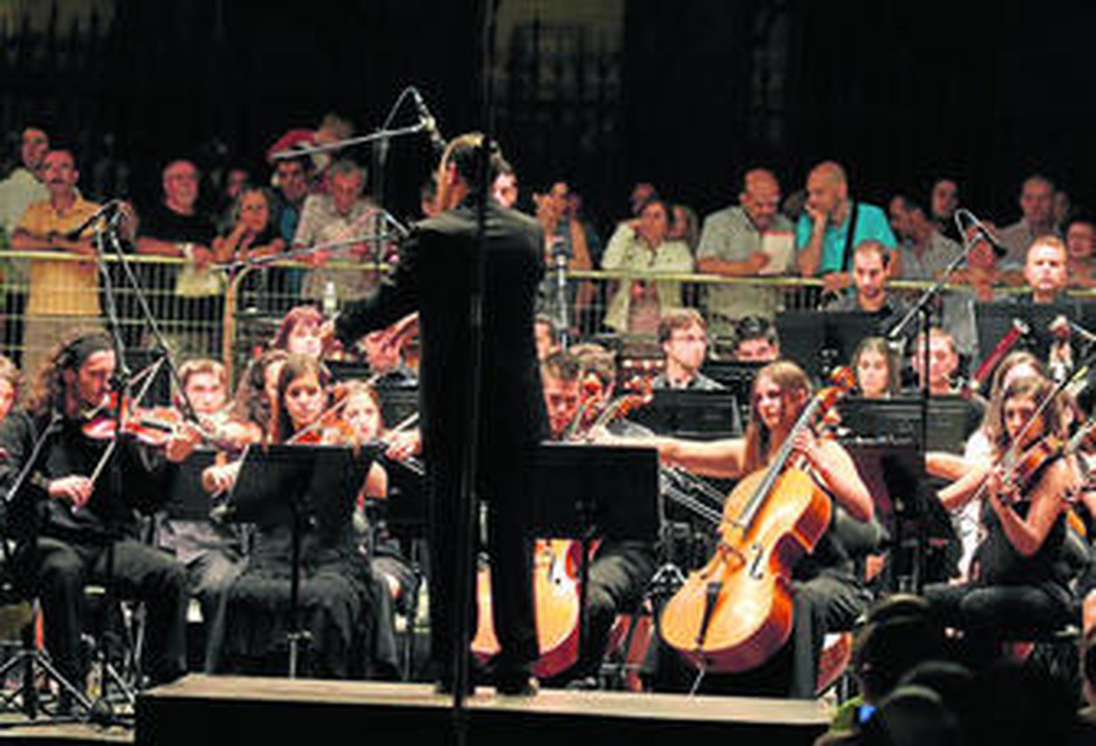 Un momento de la actuación en la Plaza de las Pasiegas.