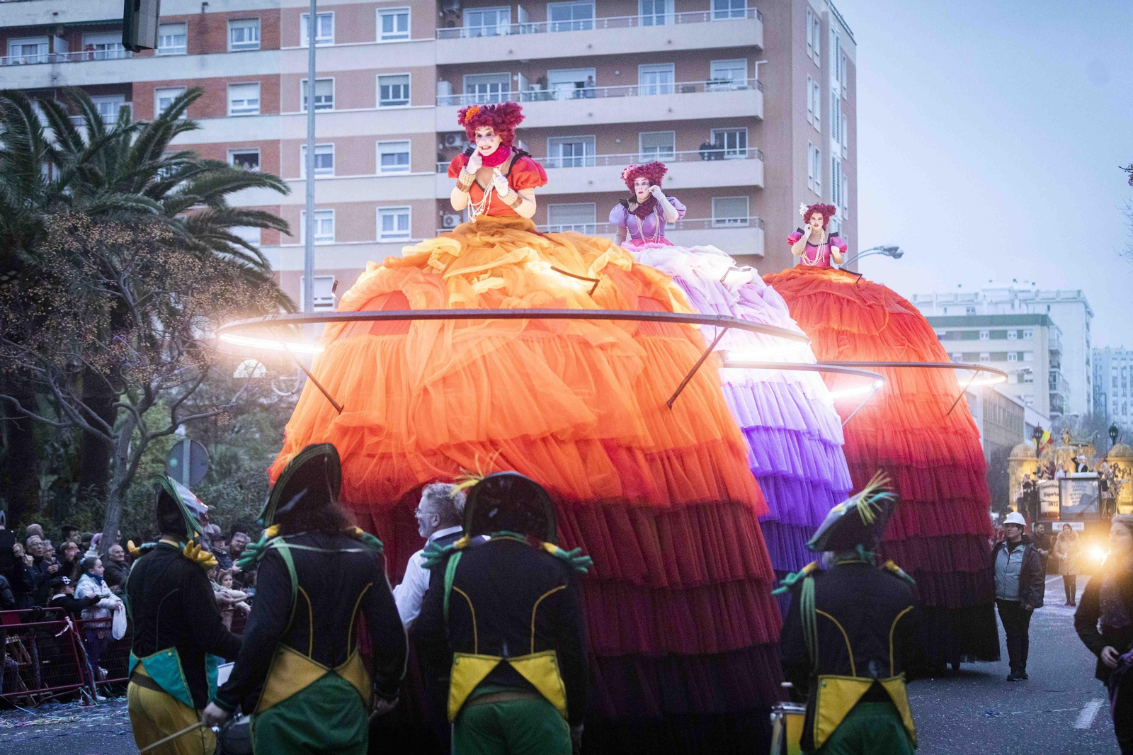 La Cabalgata Magna del Carnaval de Cádiz 2024, en imágenes