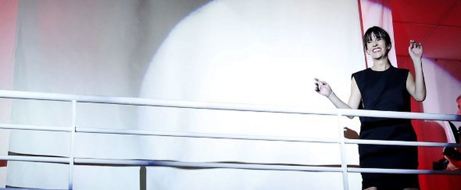 La diseñadora cerrando uno de sus desfiles. EFE.