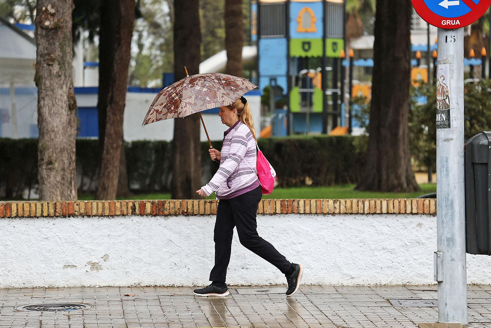 Imágenes de la lluviosa mañana en Huelva