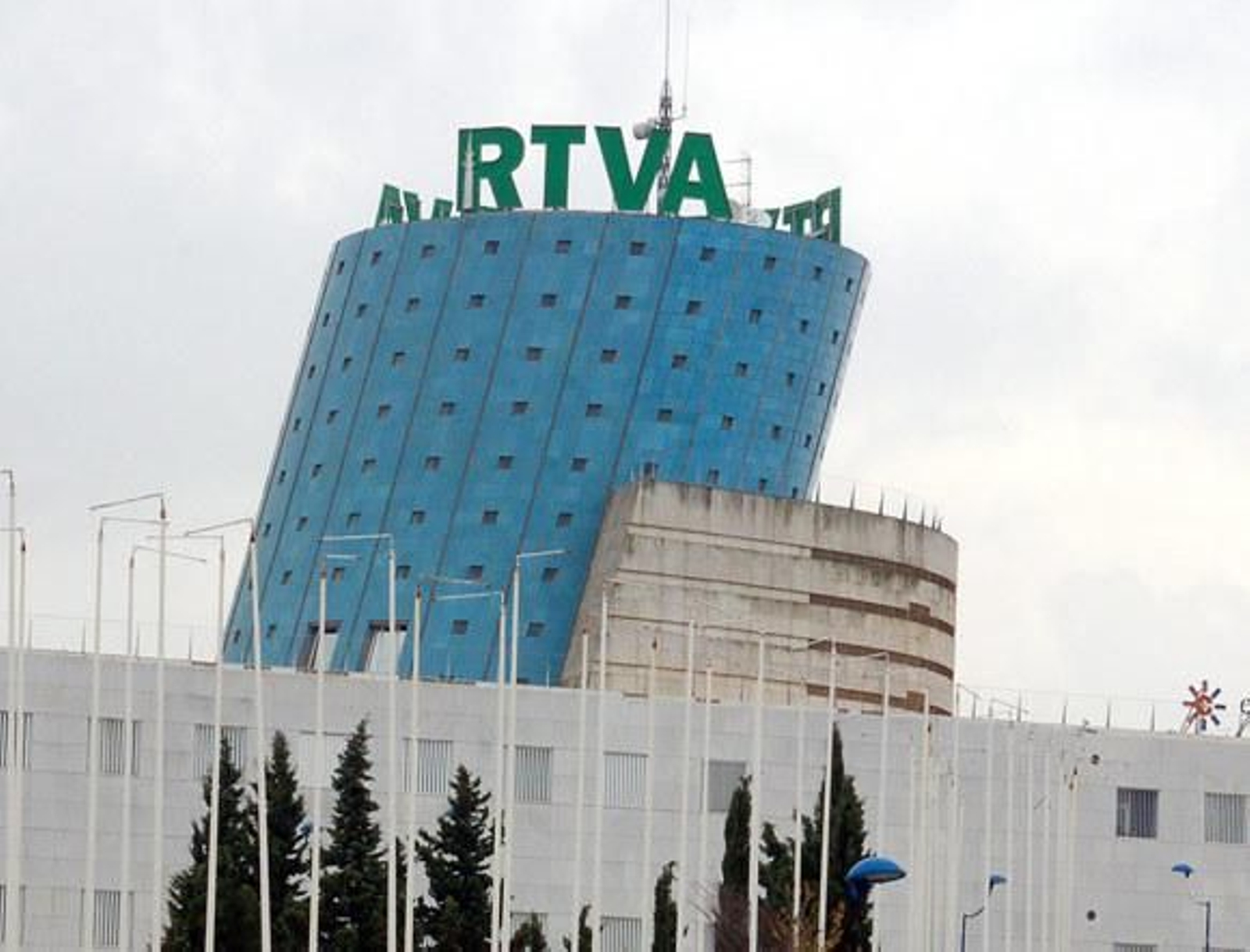 RTVA reduce un 47% las pérdidas en 2015