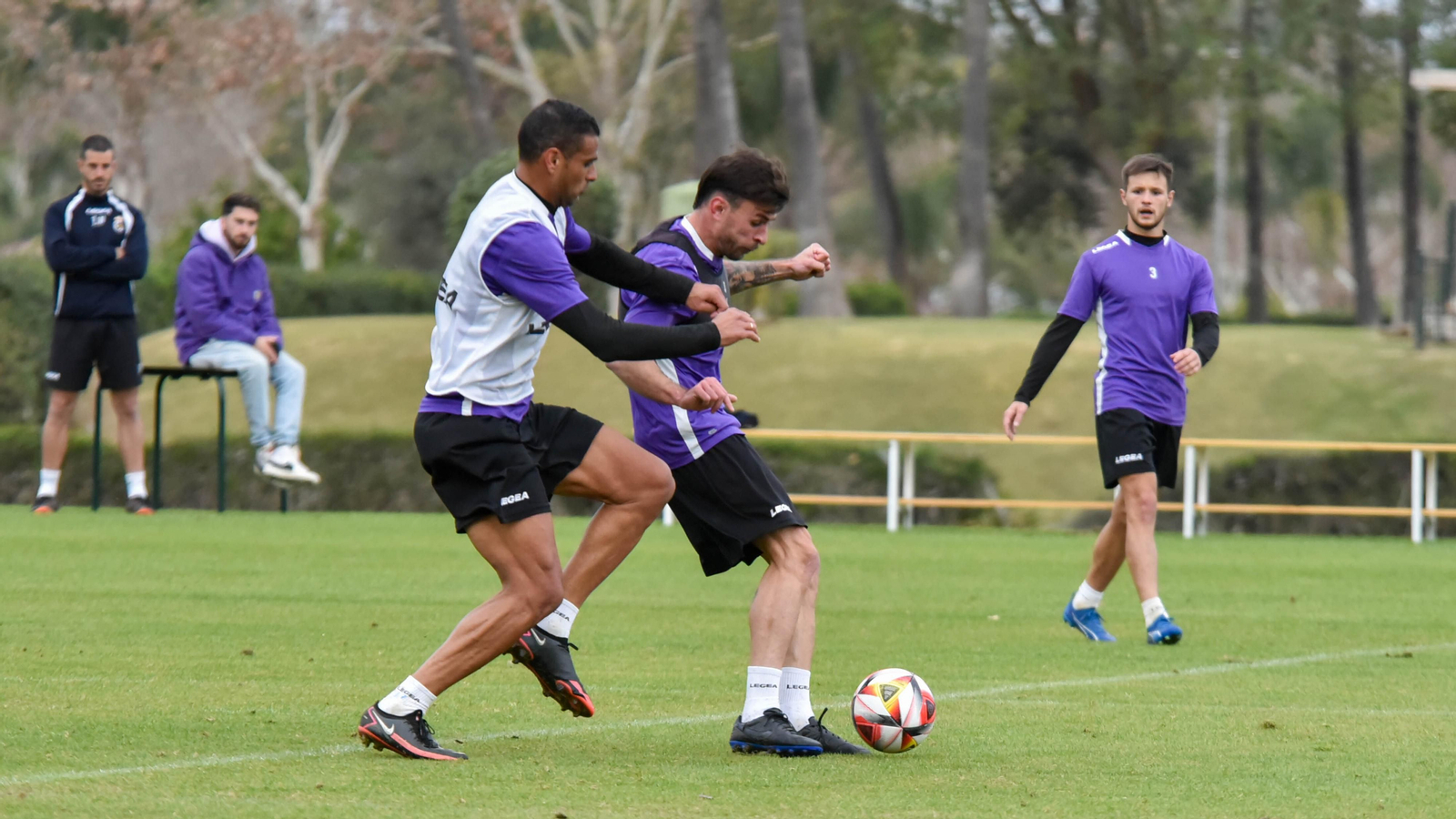Fotos del entrenamiento de la Balona en Sotogrande antes del partido con el Manchego