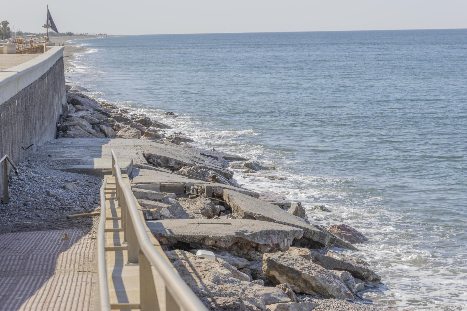Playa de Balerma, afectada por la erosión.