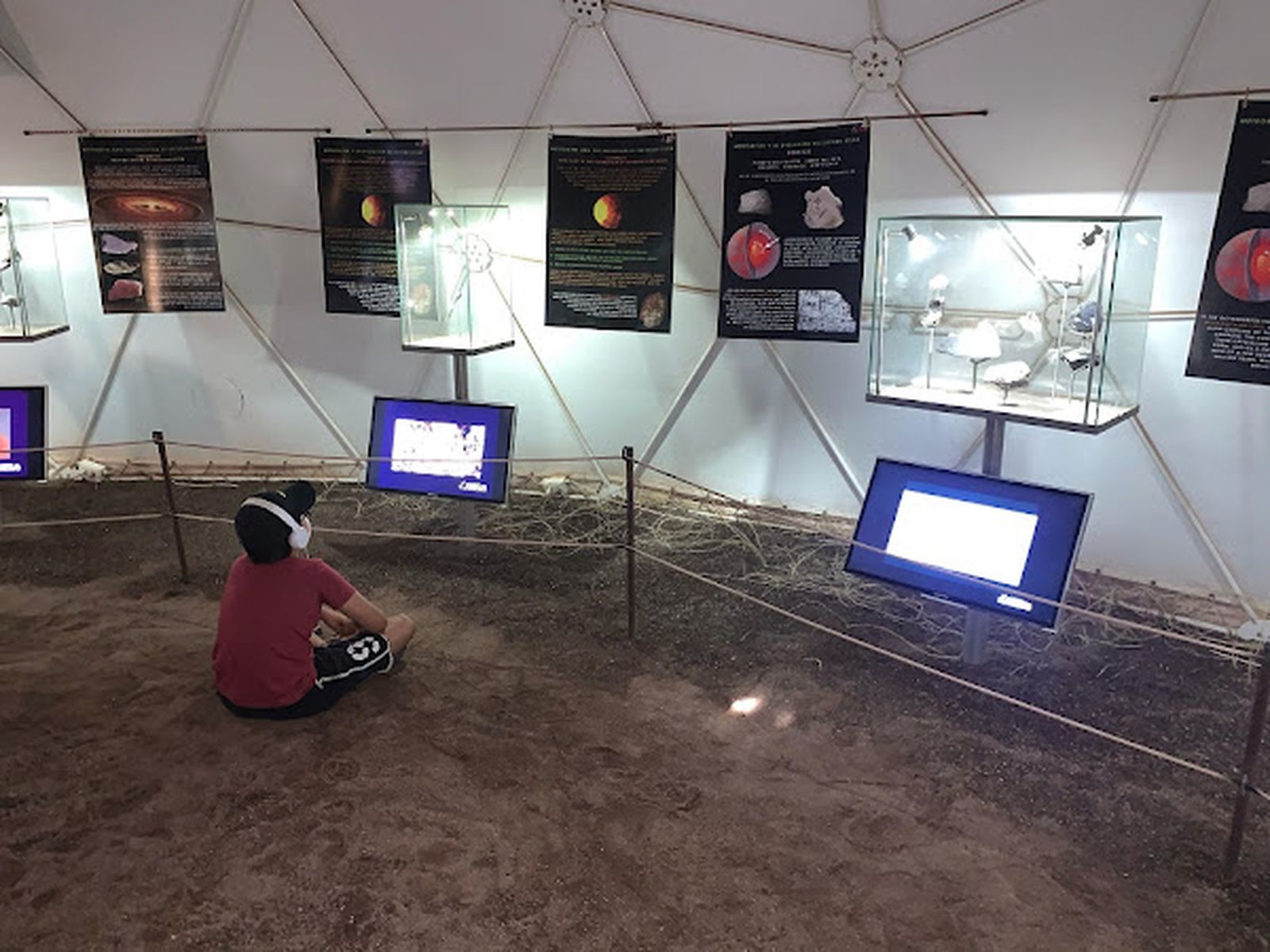 Así es la exposición que la empresa tiene en el desierto de Atacama.