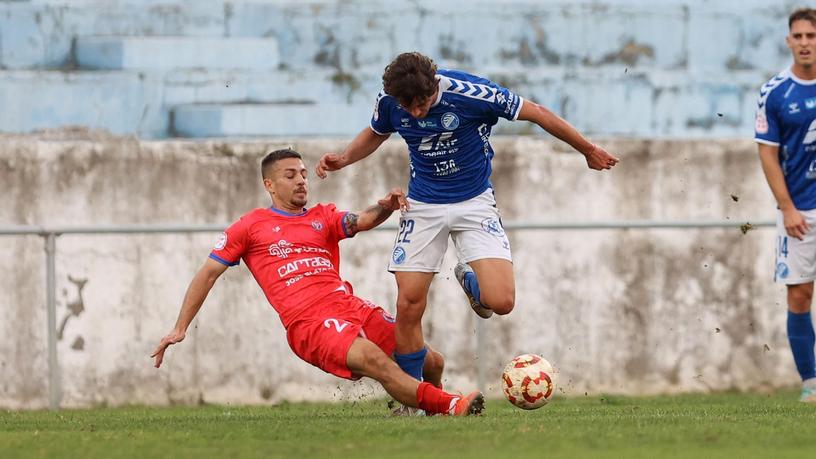 Beto podrá jugar ante el Don Benito, ya que únicamente tiene tres amarillas.