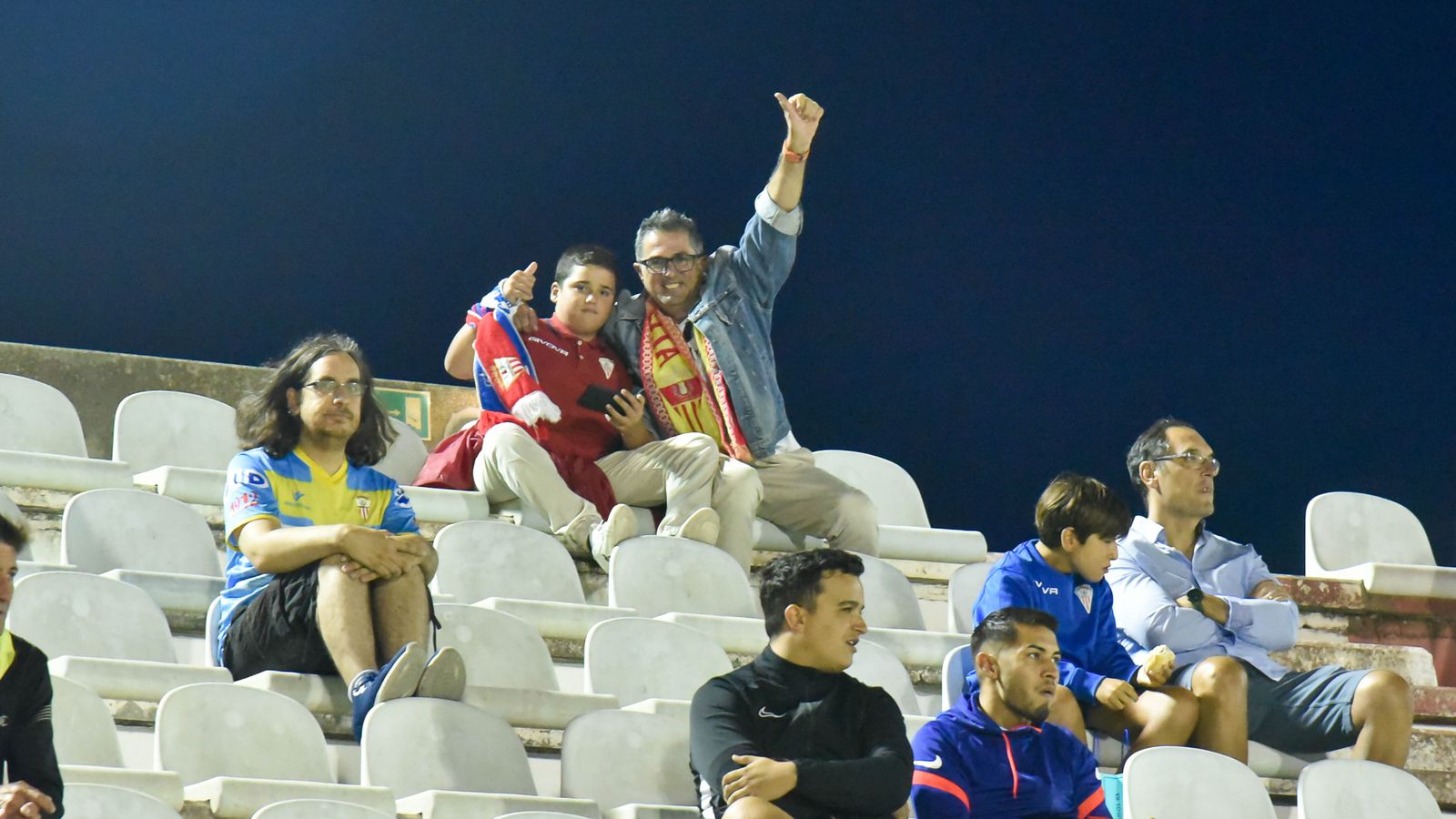 Las fotos del ambiente en el  Algeciras CF - San Fernando CD de la primera jornada.