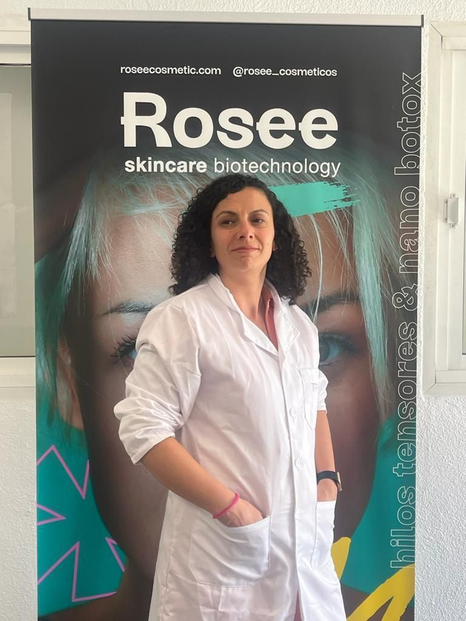 Rocío Garrido, CEO y Química de Rosee Cosmetics.