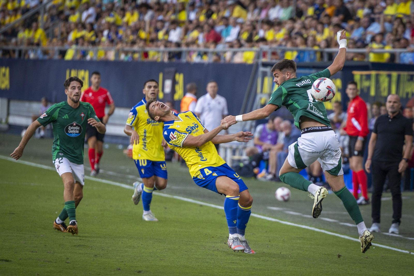 Las imágenes del Cádiz CF-Racing de Ferrol