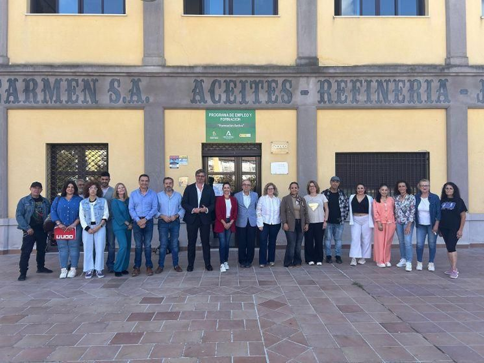 Foto de familia de los participantes en las negociaciones