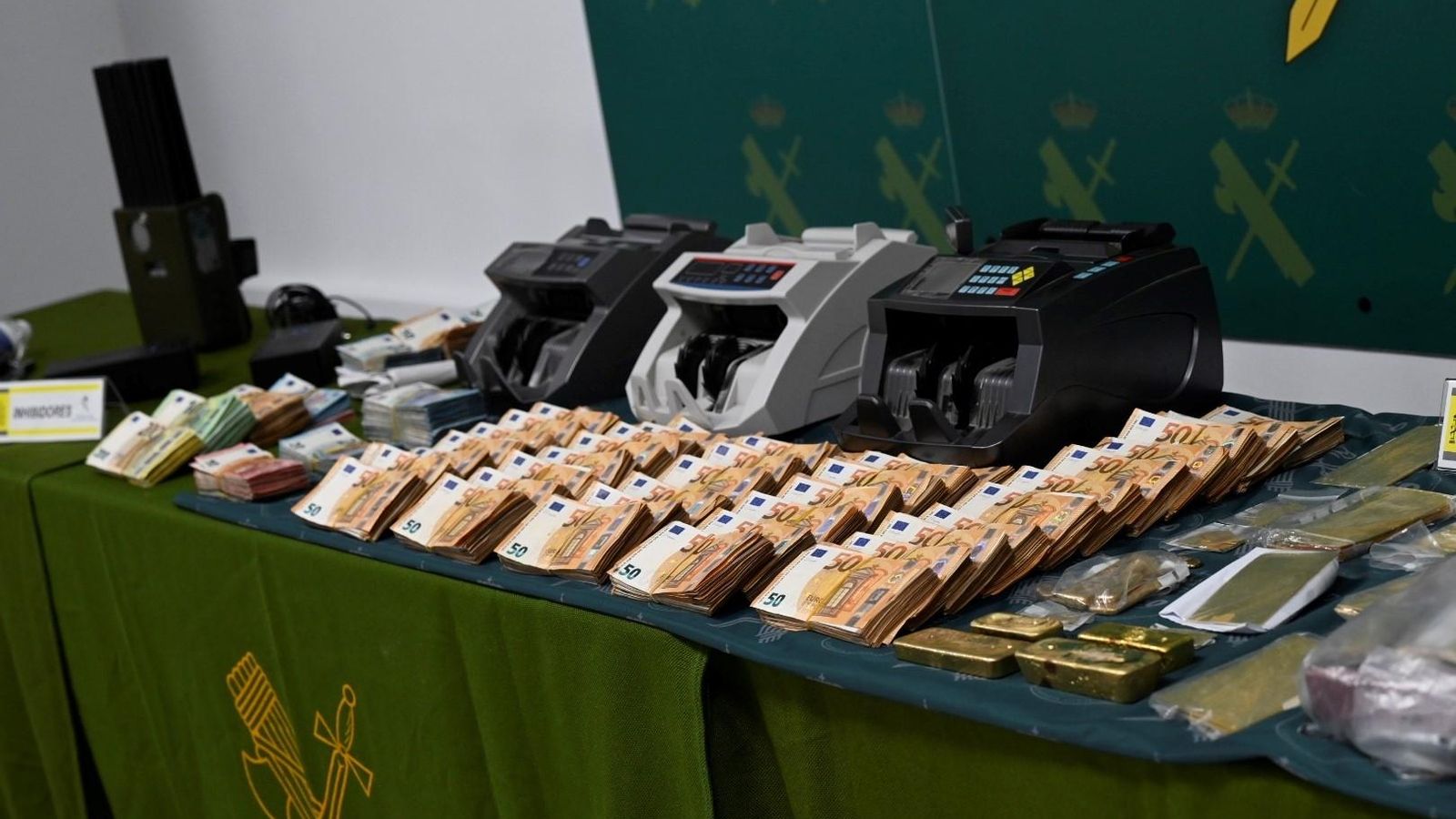 Material intervenido por la Guardia Civil Material intervenido por la Guardia Civil