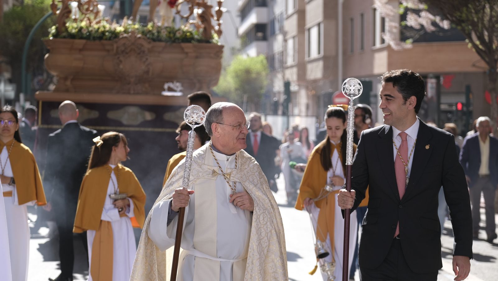Procesión de Jesucristo Resucitado en Almería, en imágenes