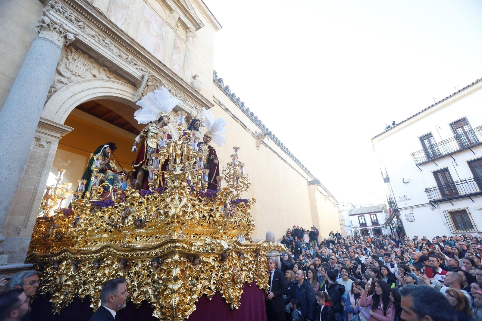 El traslado de la Estrella en este Sábado Santo de Córdoba, en imágenes