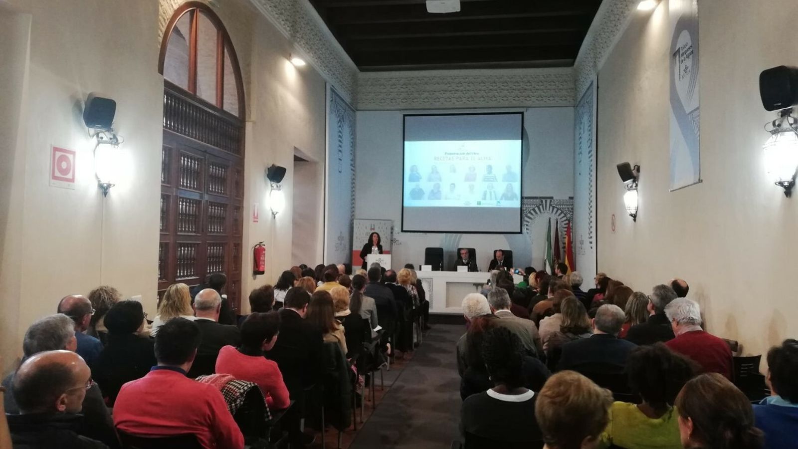 Una imagen de la presentación de 'Recetas para el alma' en el Palacio de los Marqueses de la Algaba.
