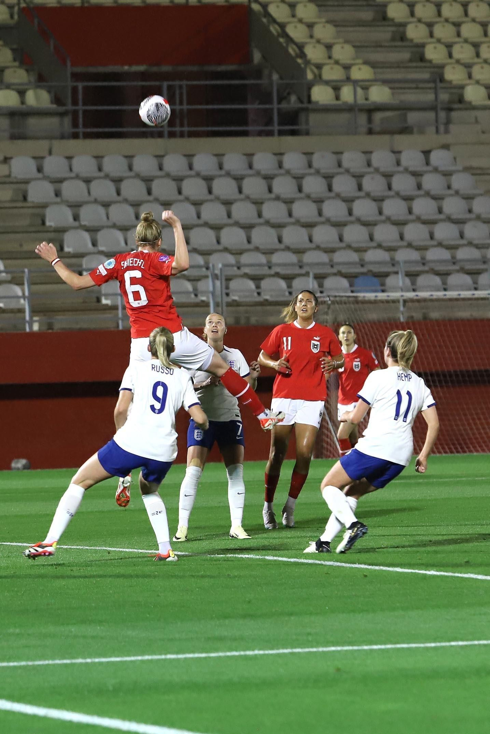 LAS FOTOS DEL AMISTOSO INGLATERRA-AUSTRIA FEMENINO EN ALGECIRAS