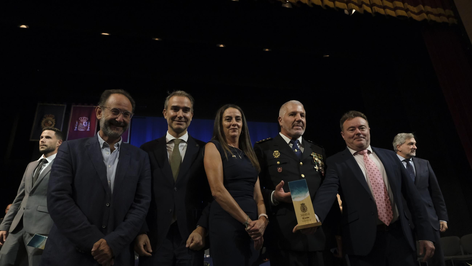Así ha sido la celebración del Día de la Policía Nacional de Almería en el Maestro Padilla, en imágenes