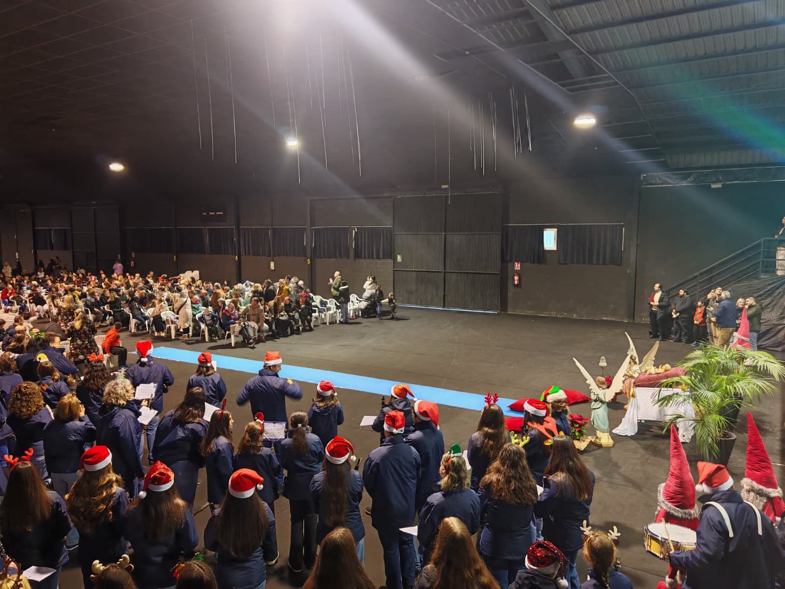 Magia y espectáculo se citan en la cabalgata más "diferente" de Olula del Río, en imágenes