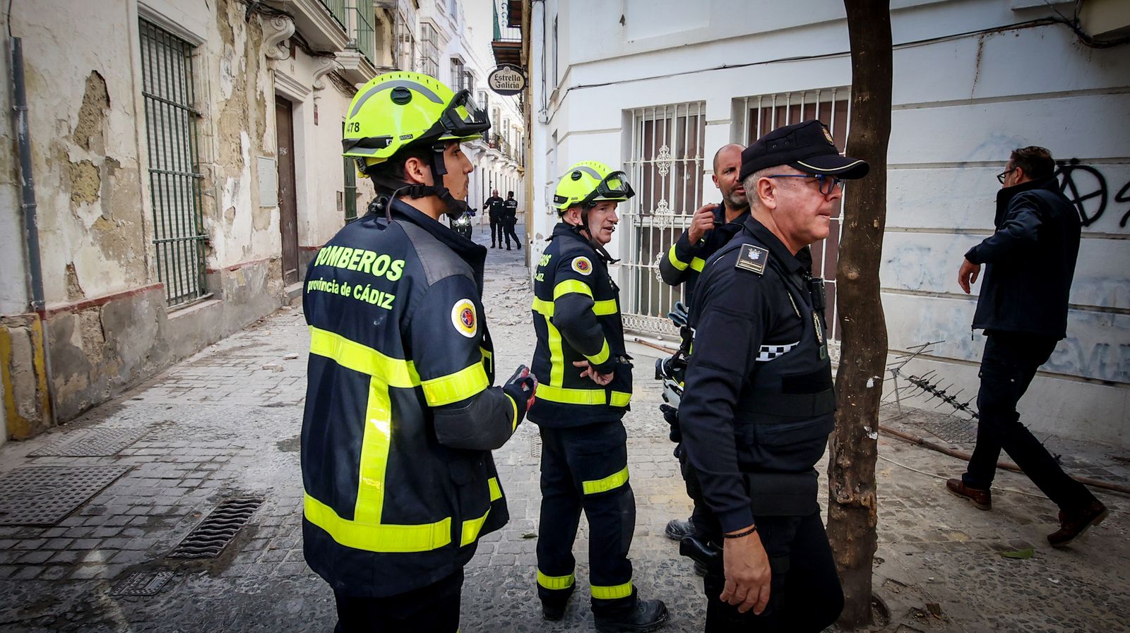 Herida una mujer al caerle una antena de una obra sin licencia en Jerez