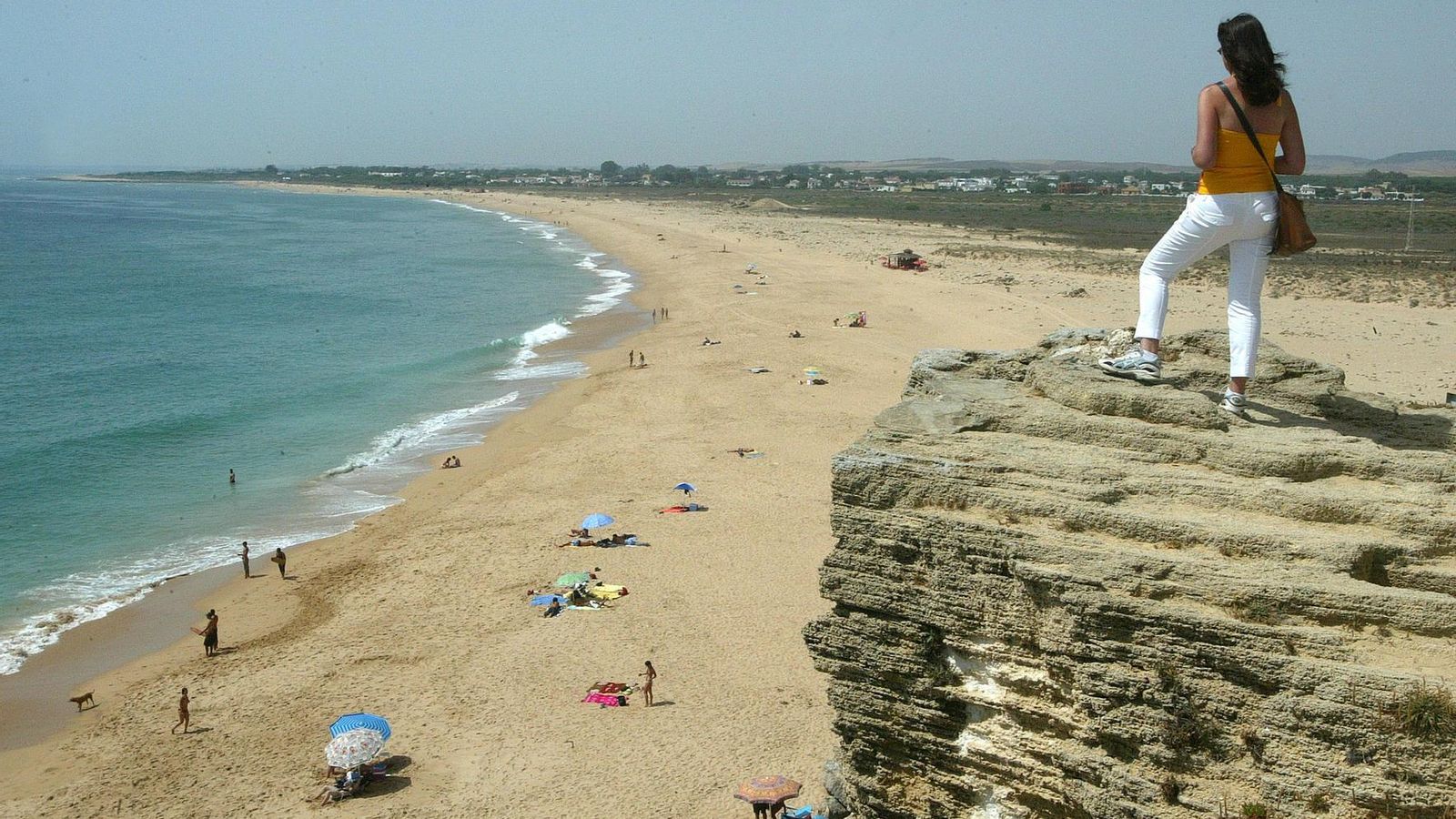 Vistas a la playa de Zahora desde el Faro de Trafalgar Vistas a la playa de Zahora desde el Faro de Trafalgar