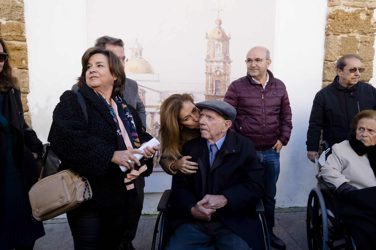 Las imágenes de la inauguración de la exposición de Juan Manuel Fernández Pujol en el exterior del mercado
